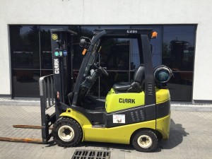 Wynajem CLARK C20SL udźwig 2000 kg LPG / doba